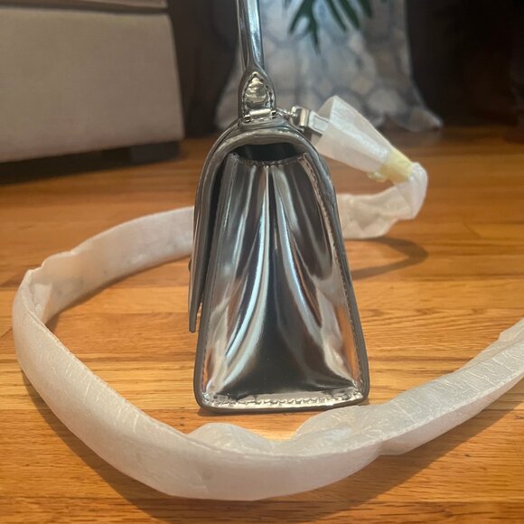BALENCIAGA HOURGLASS XS HANDBAG MIRROR EFFECT IN SILVER - Picture 5 of 8